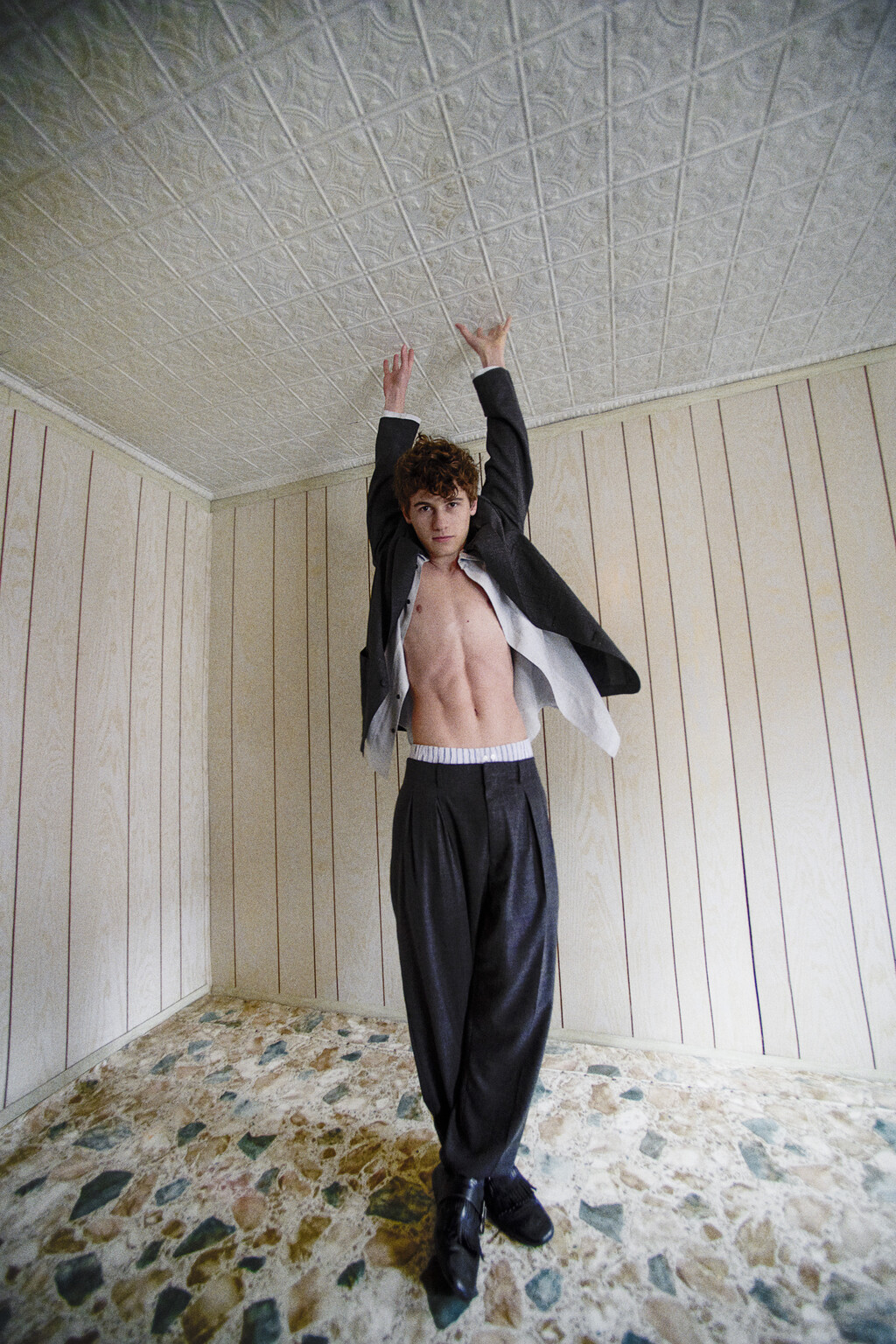 Dust Magazine - © Artlist