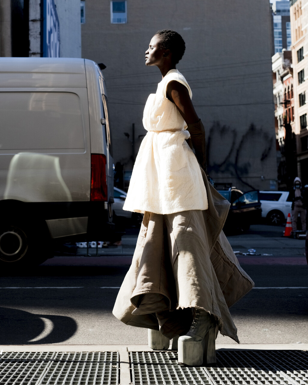 Luncheon Magazine - © Artlist