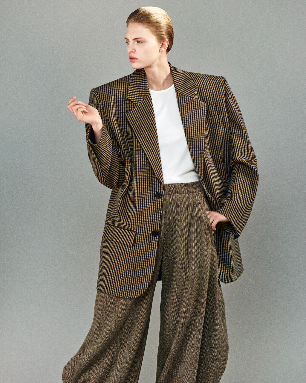 Self Service - © Artlist