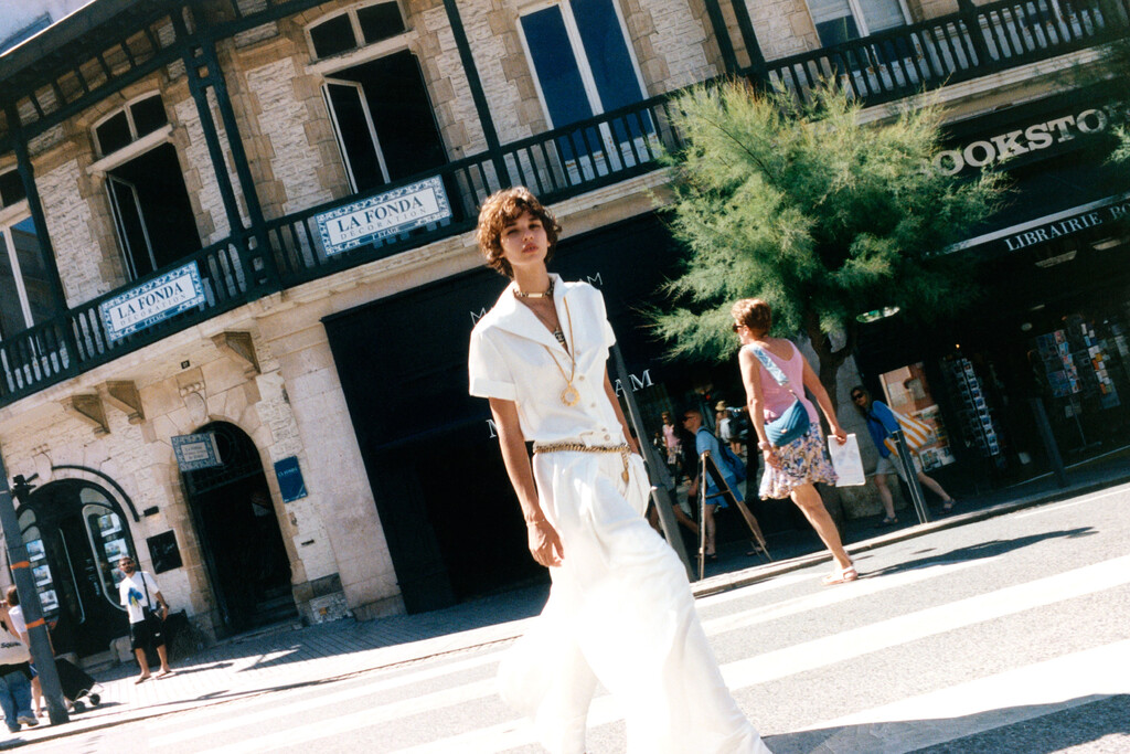 Homme Girls - © Artlist