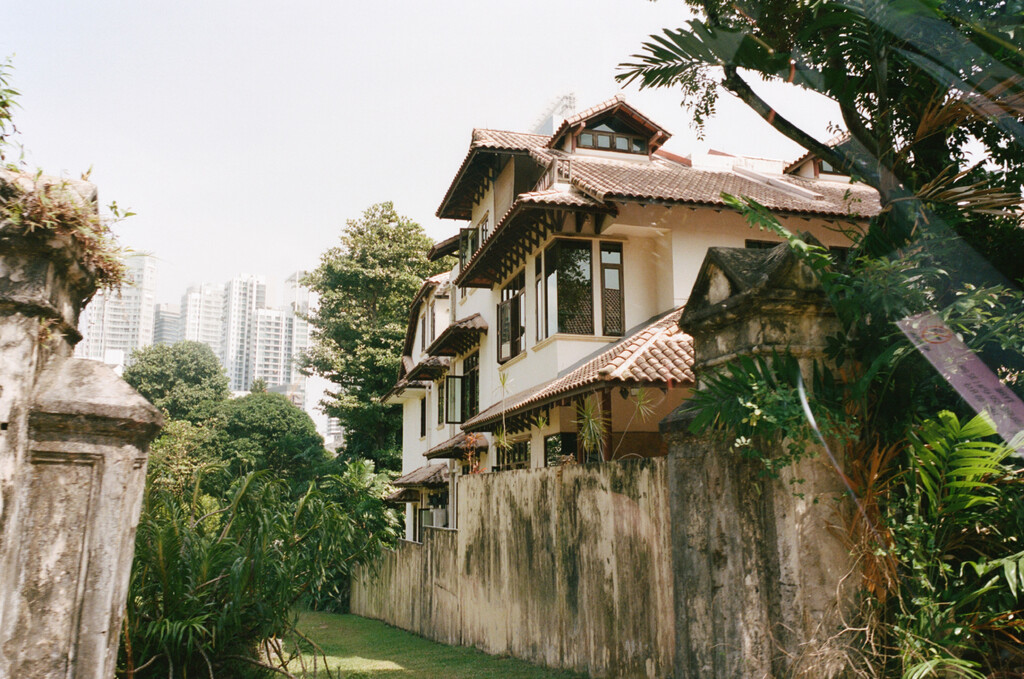 Kilometer book - © Artlist