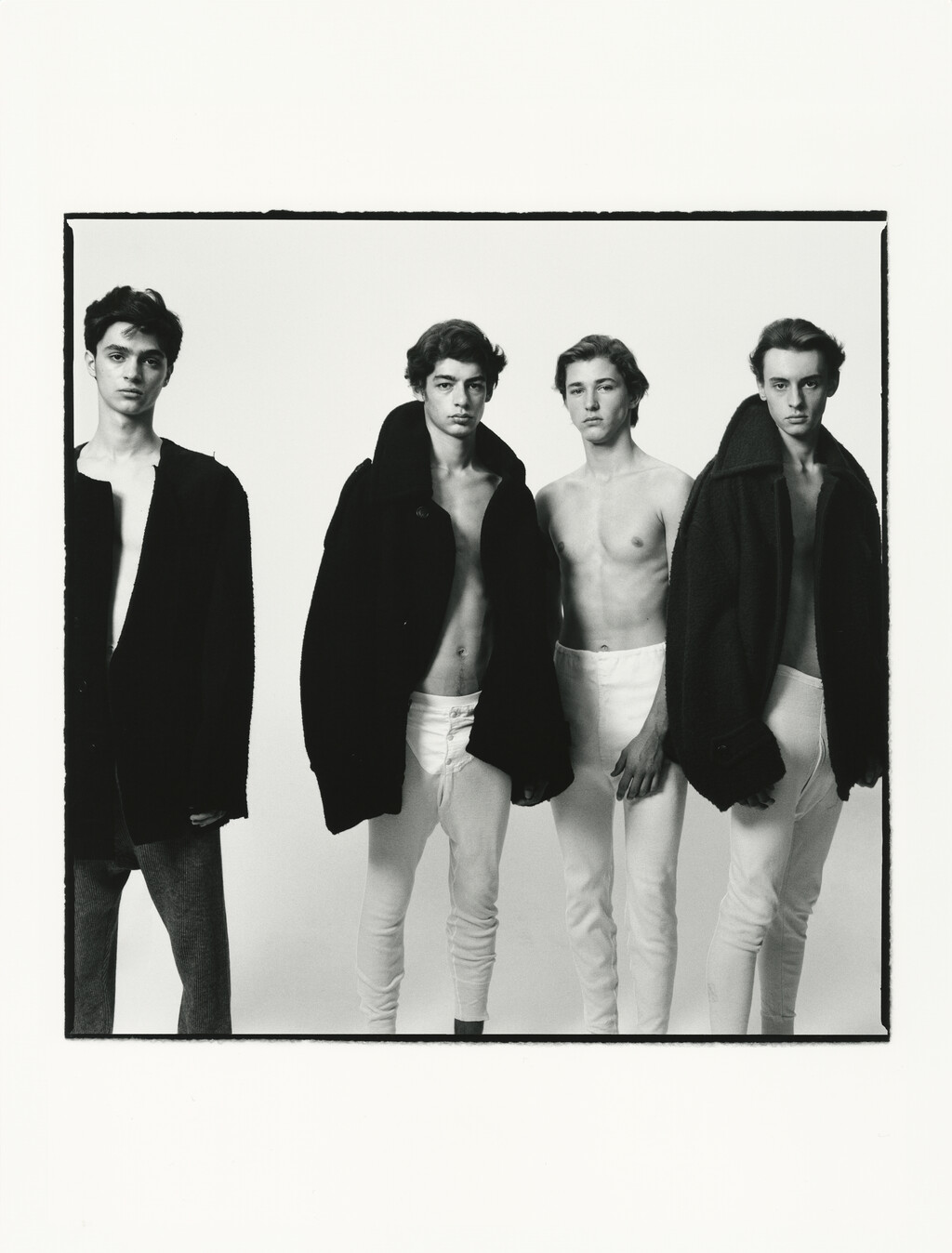 Dust Magazine - © Artlist