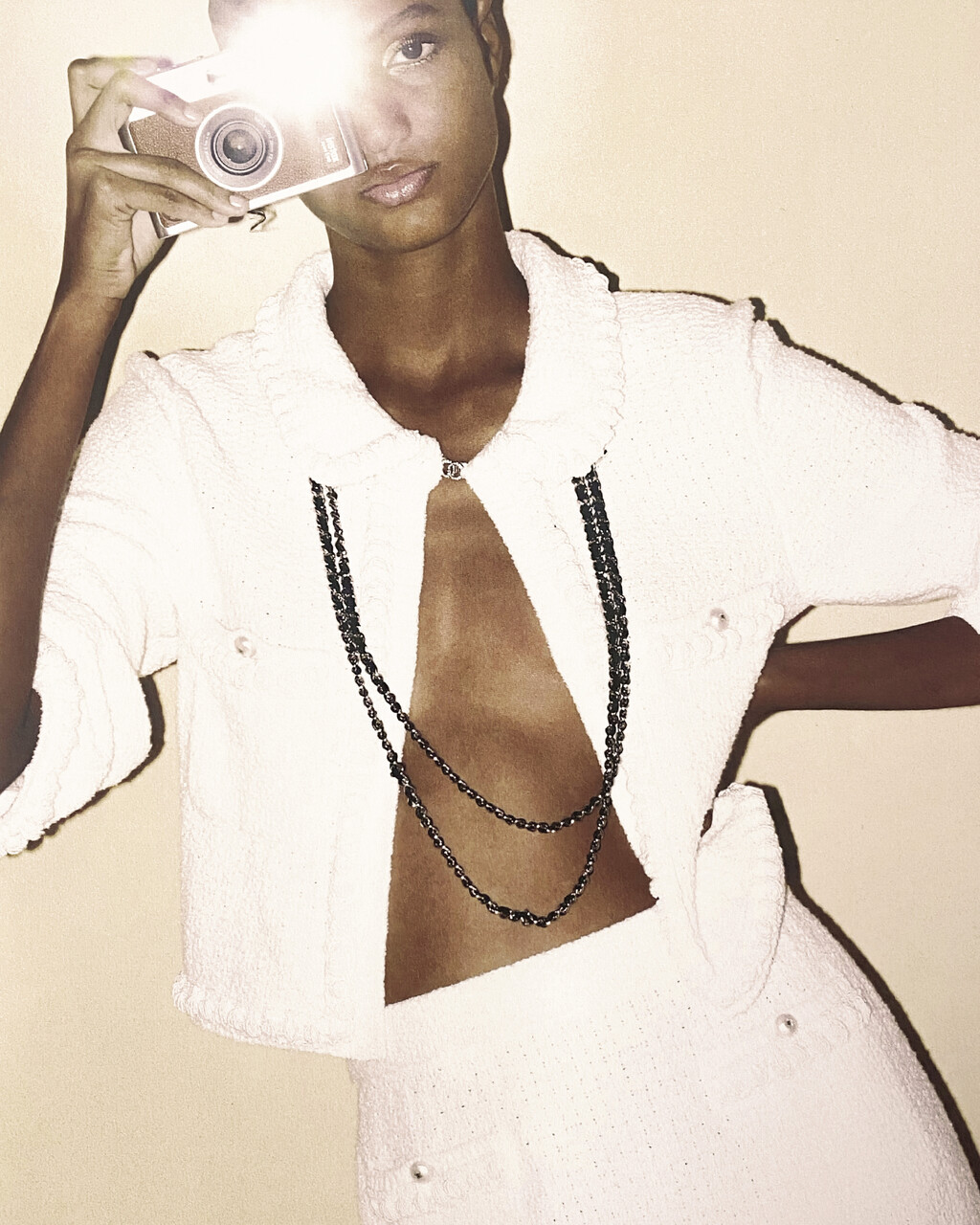 Harper’s Bazaar France - © Artlist