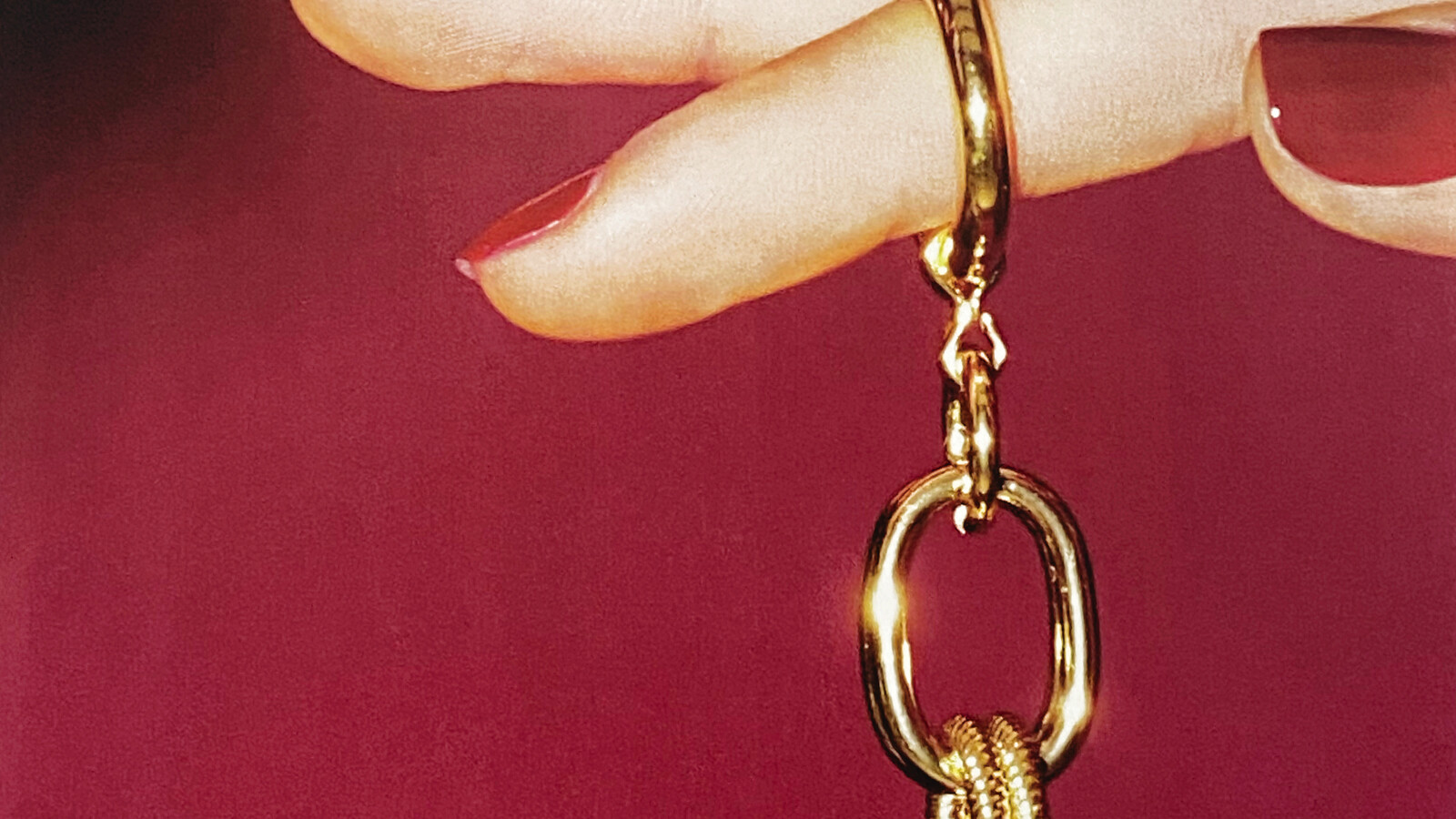 Harper’s Bazaar France - © Artlist