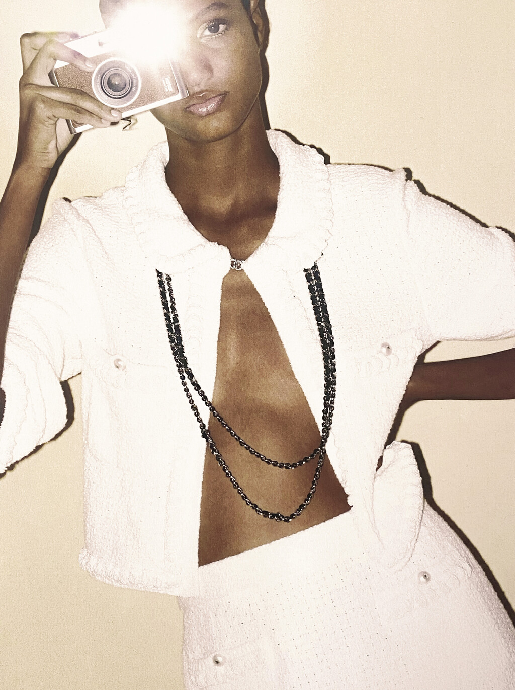 Harper’s Bazaar France - © Artlist