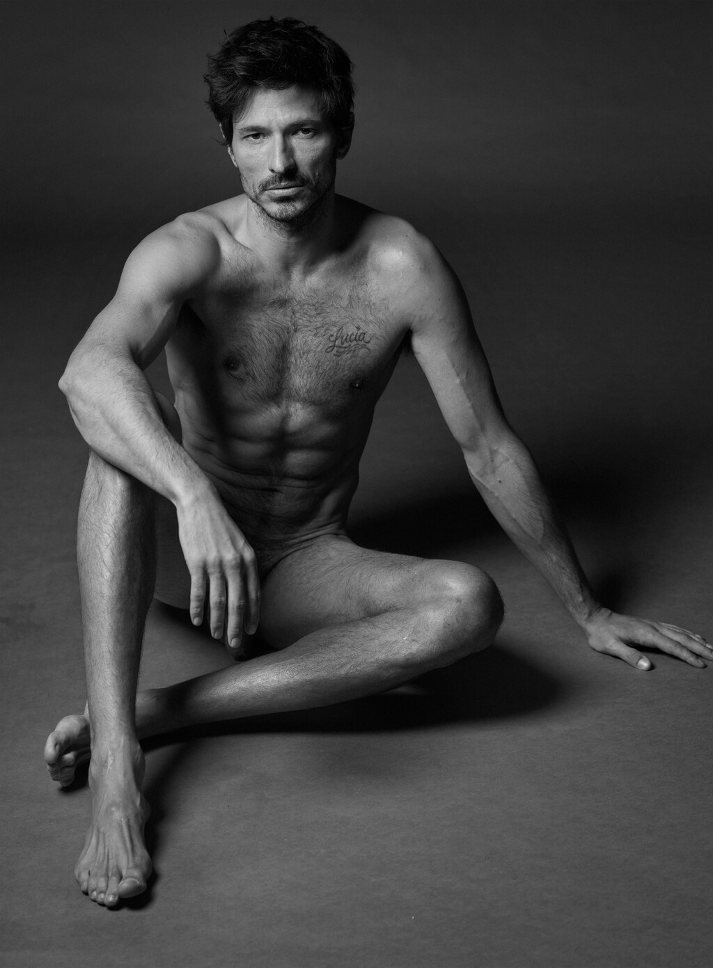 Les Hommes Publics - © Artlist