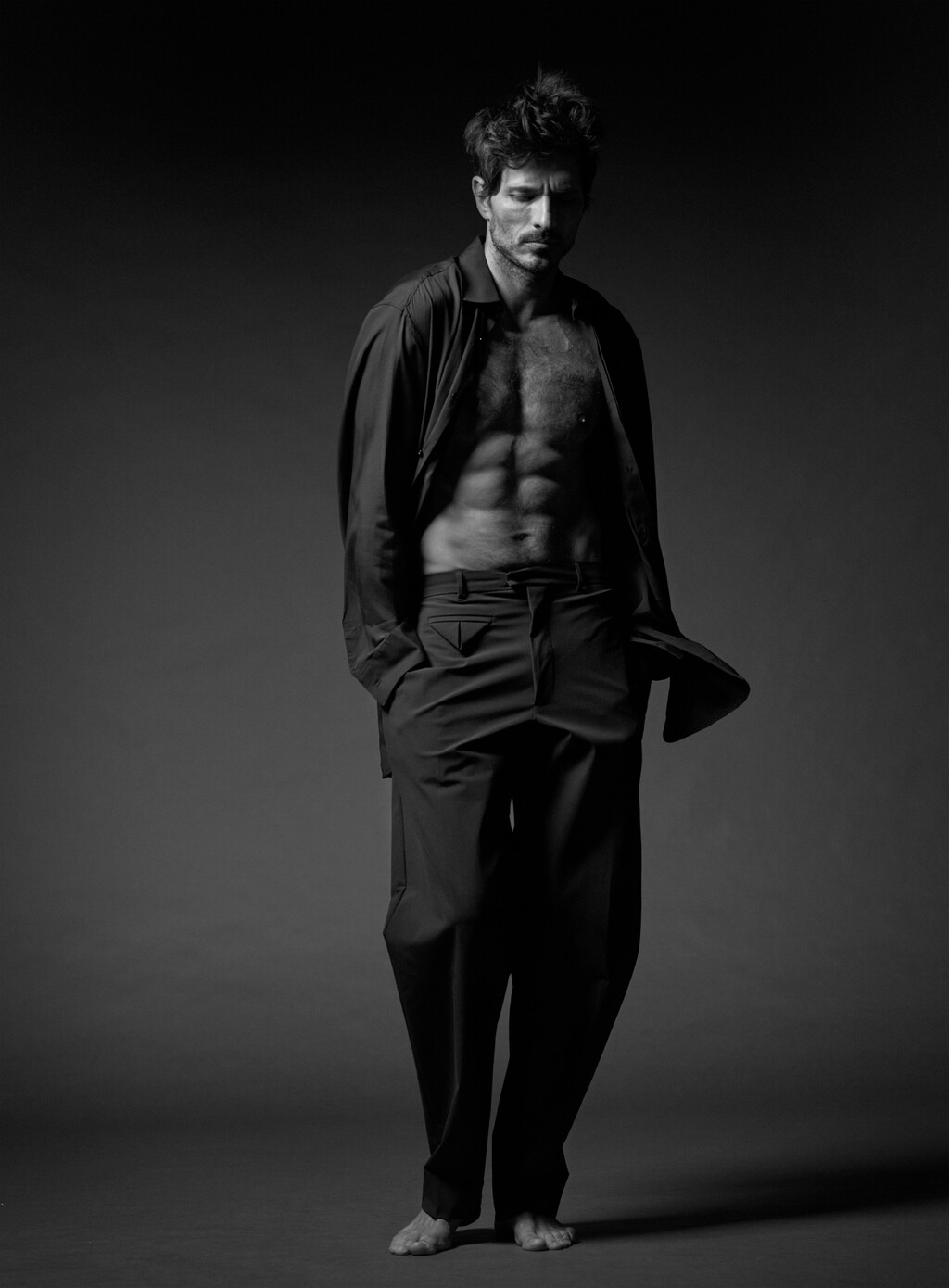 Les Hommes Publics - © Artlist