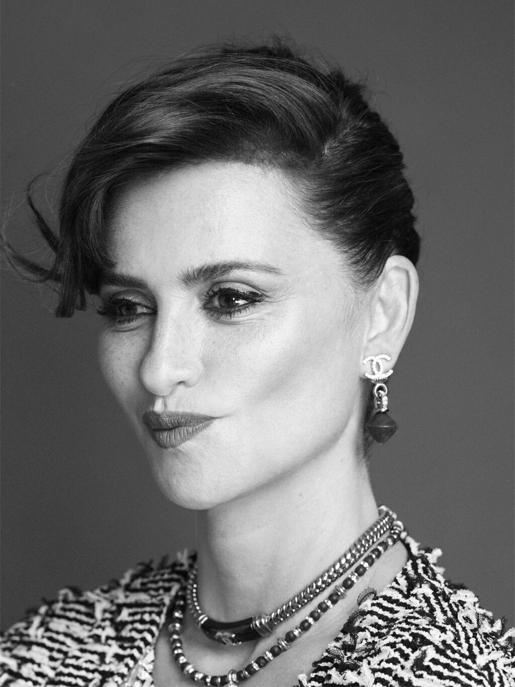 Pop Magazine - © Artlist