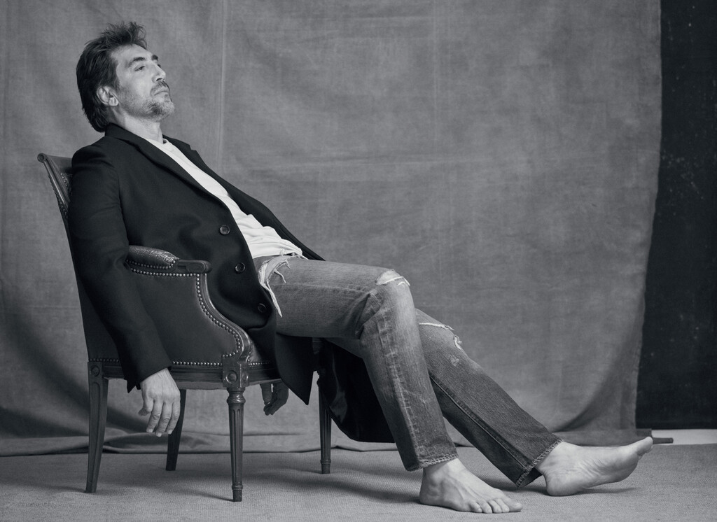 Wrap Magazine - © Artlist