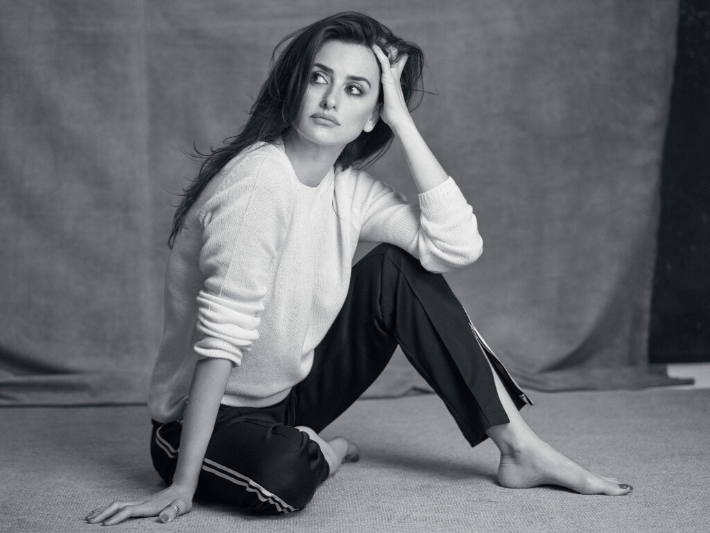 Wrap Magazine - © Artlist