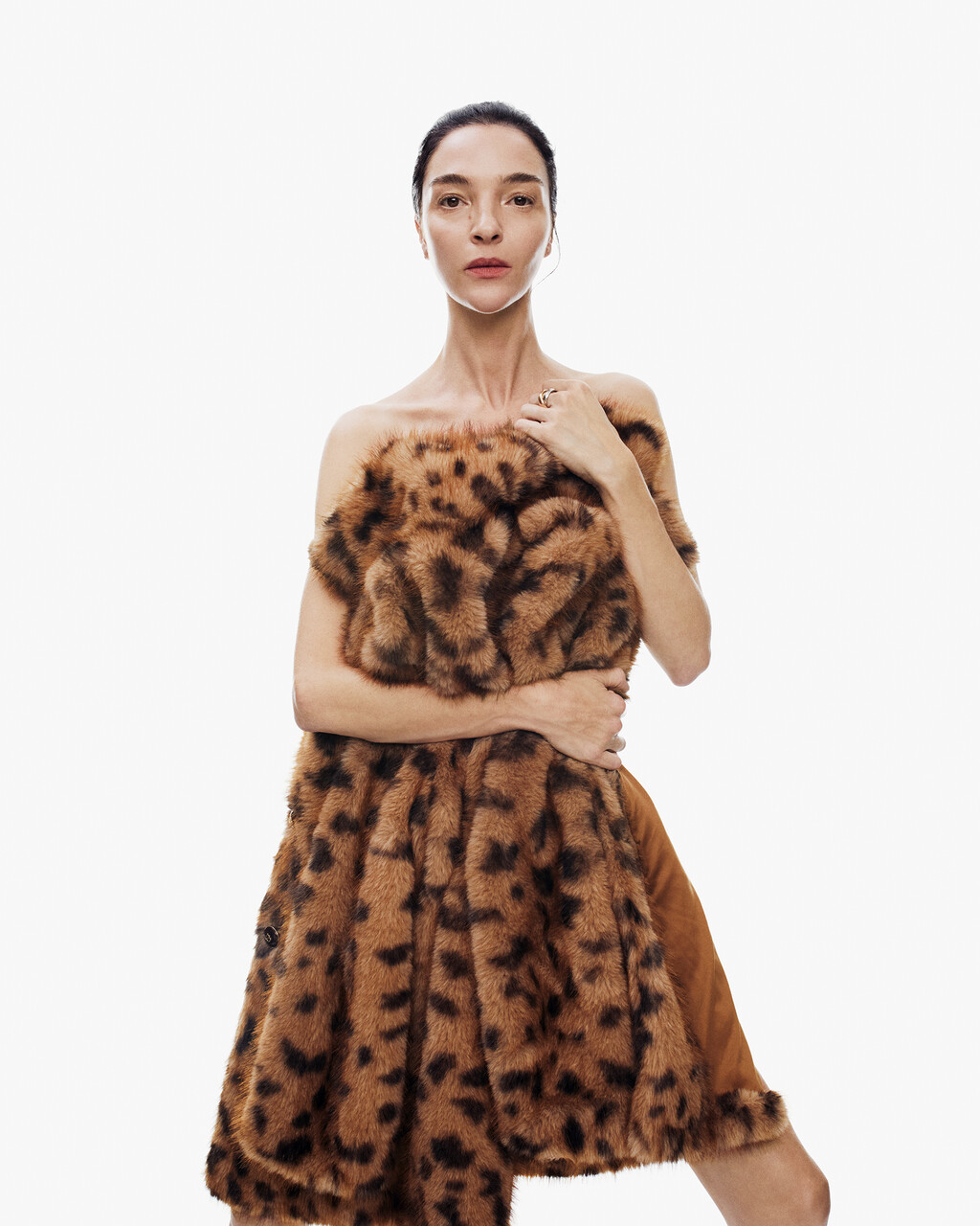Cr Fashion book - © Artlist