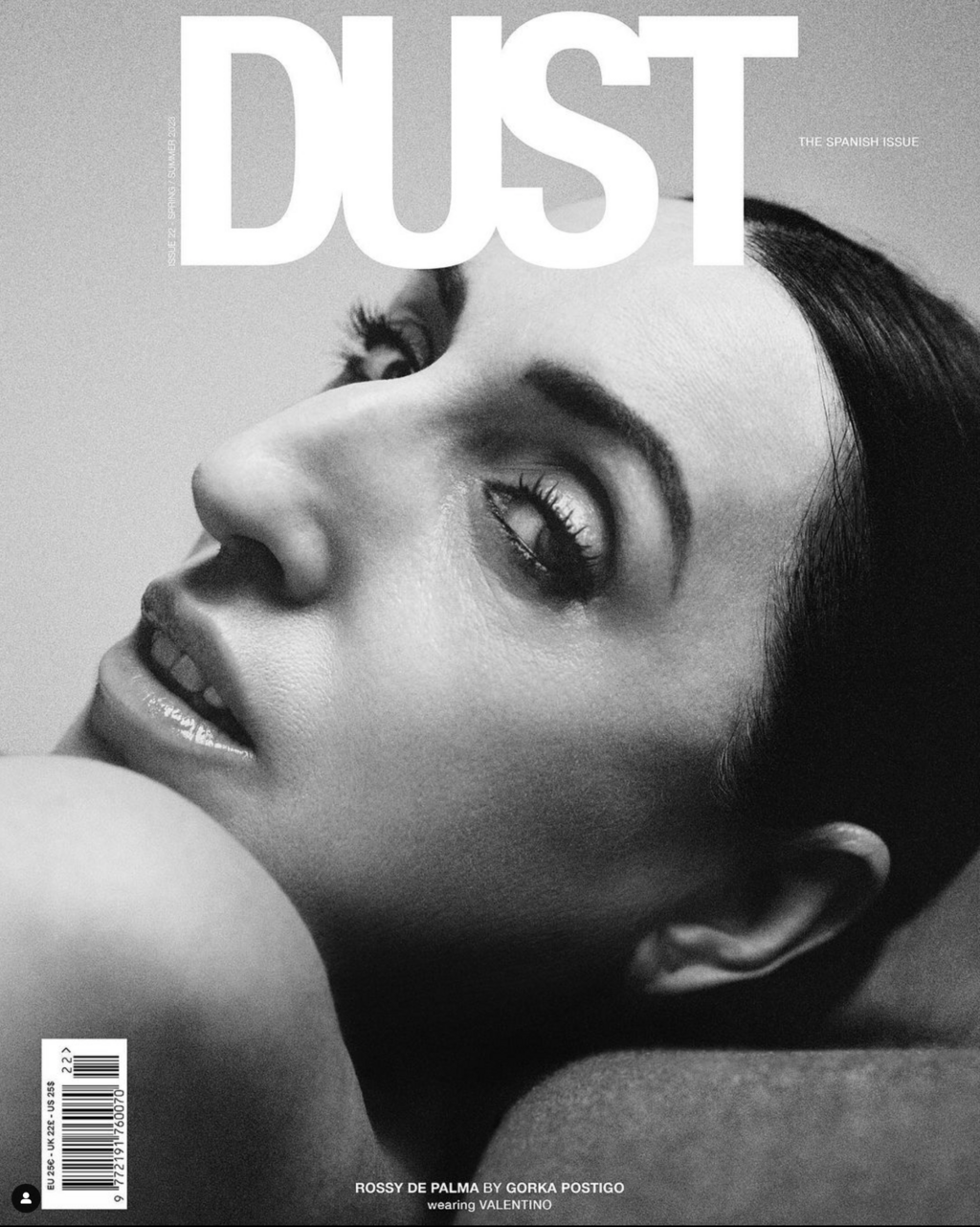 Dust Magazine - © Artlist