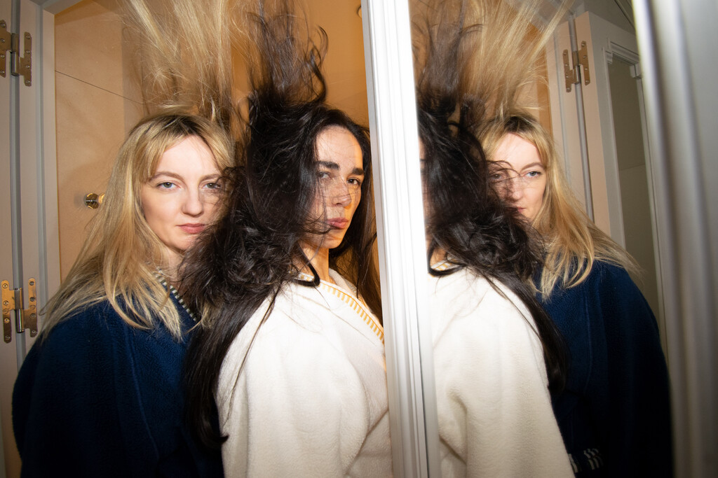 Homme Girls - © Artlist