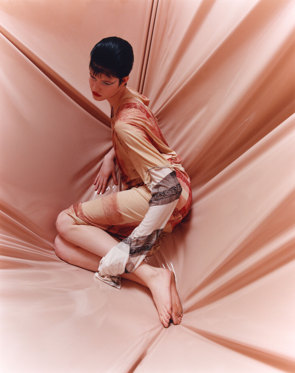 Crosscurrent Magazine - © Artlist