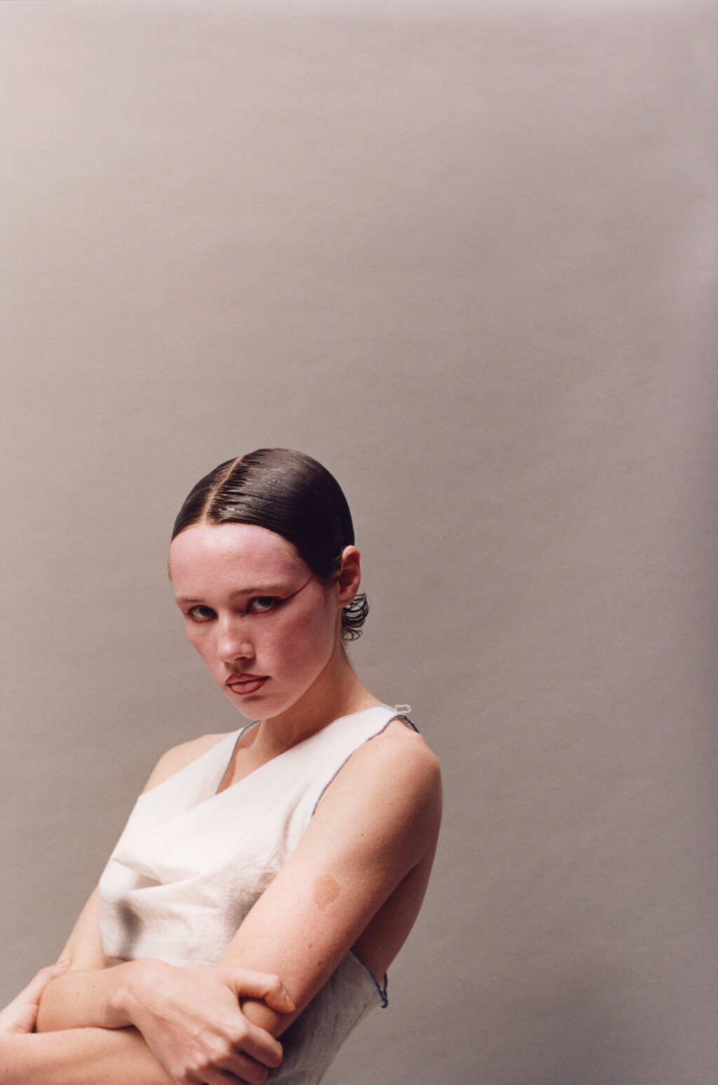 Crosscurrent Magazine - © Artlist