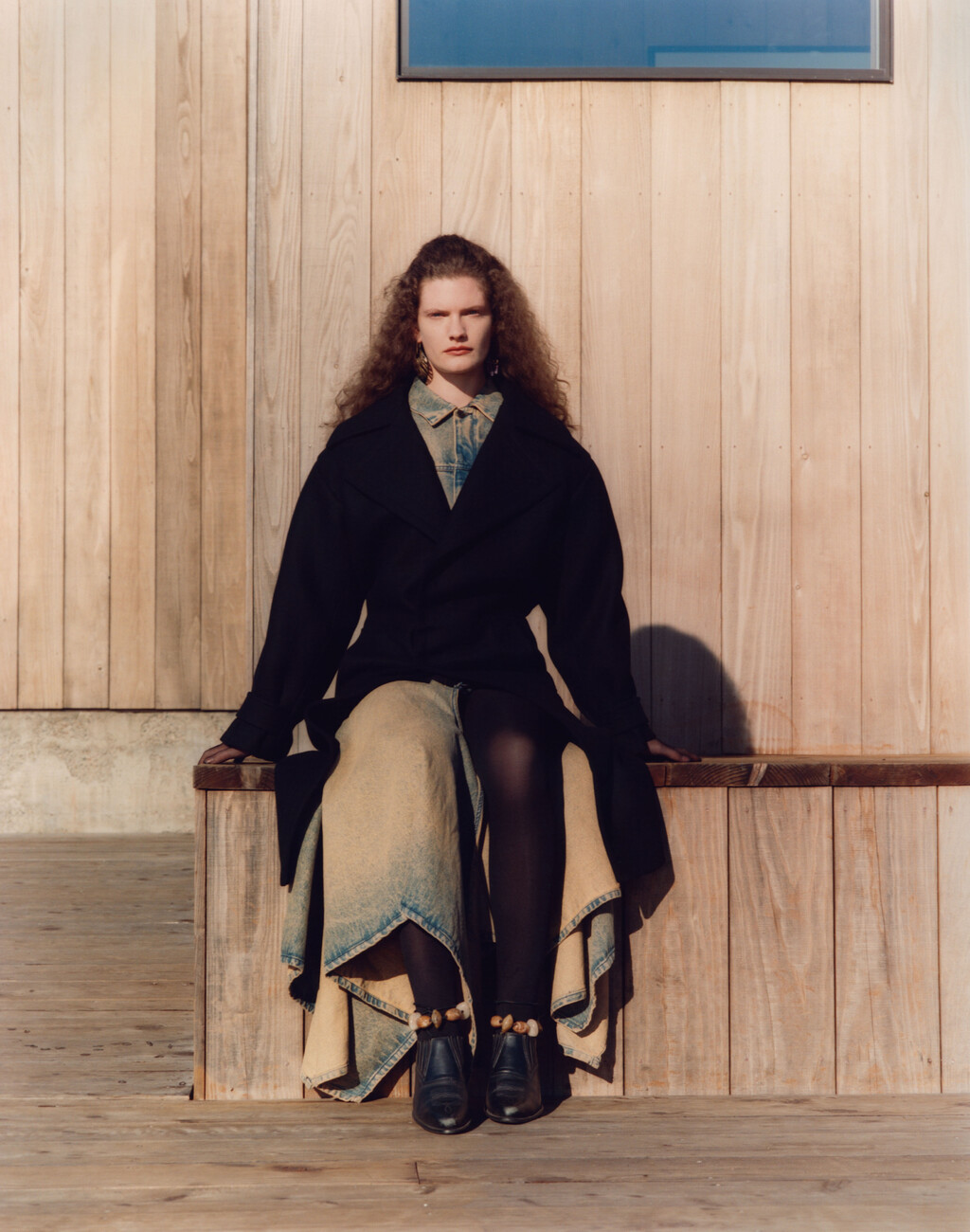 Financial Times - HTSI Magazine - © Artlist