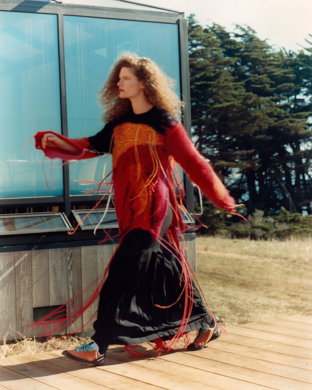 Financial Times - HTSI Magazine - © Artlist