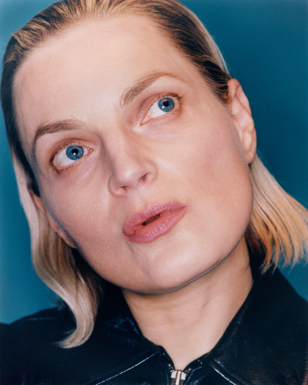 HommeGirls - © Artlist