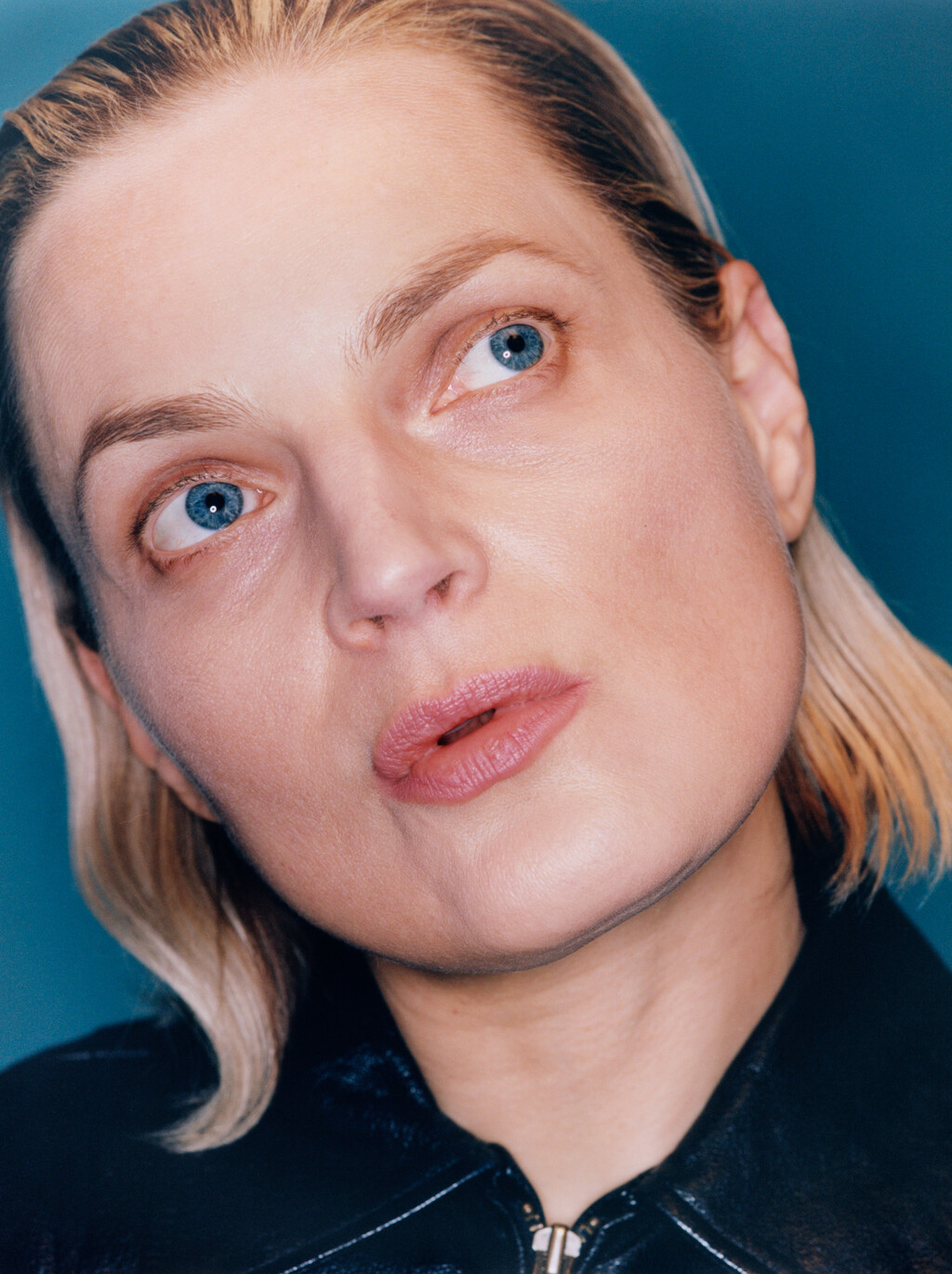 HommeGirls - © Artlist