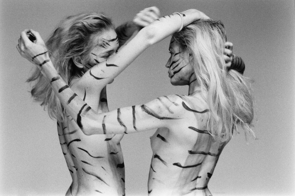 Stephanie & Melanie - © Artlist