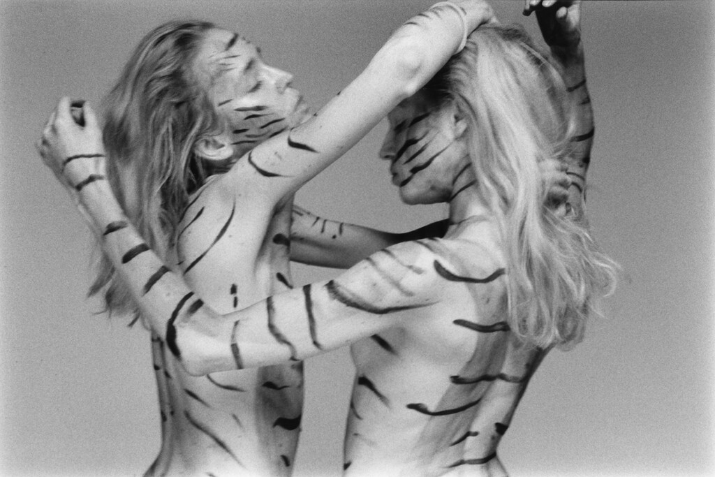 Stephanie & Melanie - © Artlist