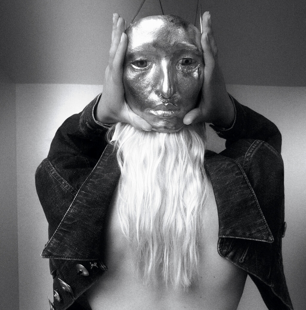 Perfect Magazine - © Artlist