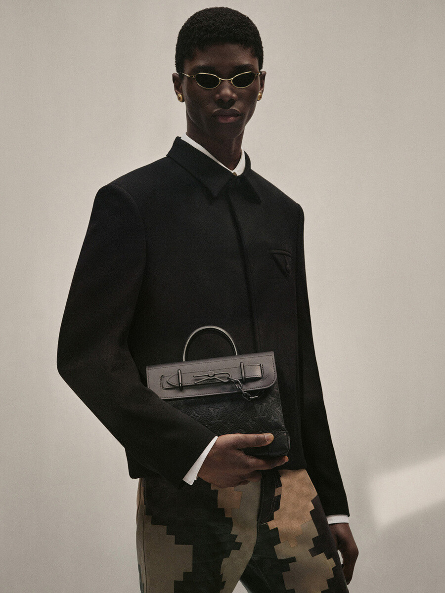 Louis Vuitton - © Artlist