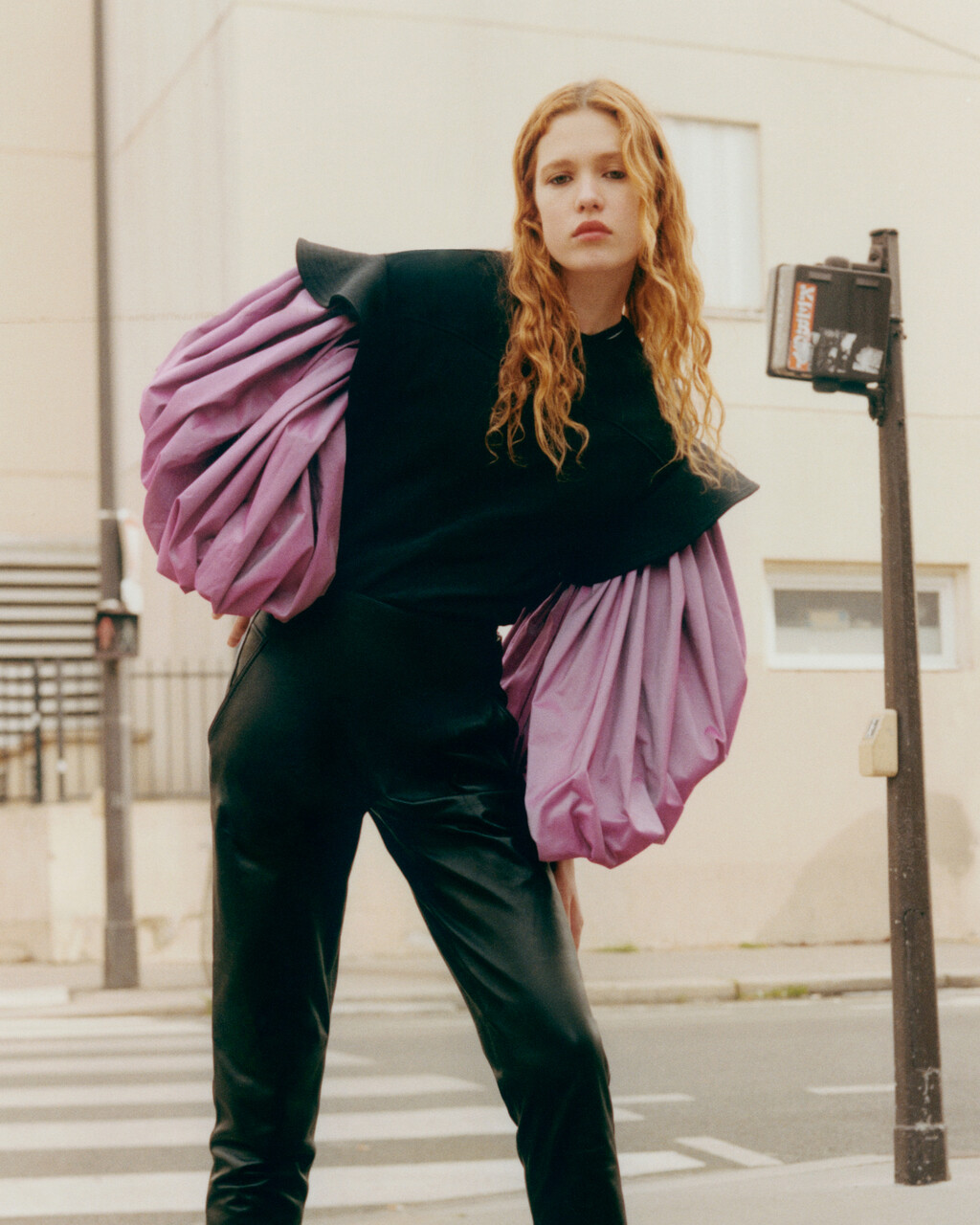 Ella, Amar & Janina - © Artlist