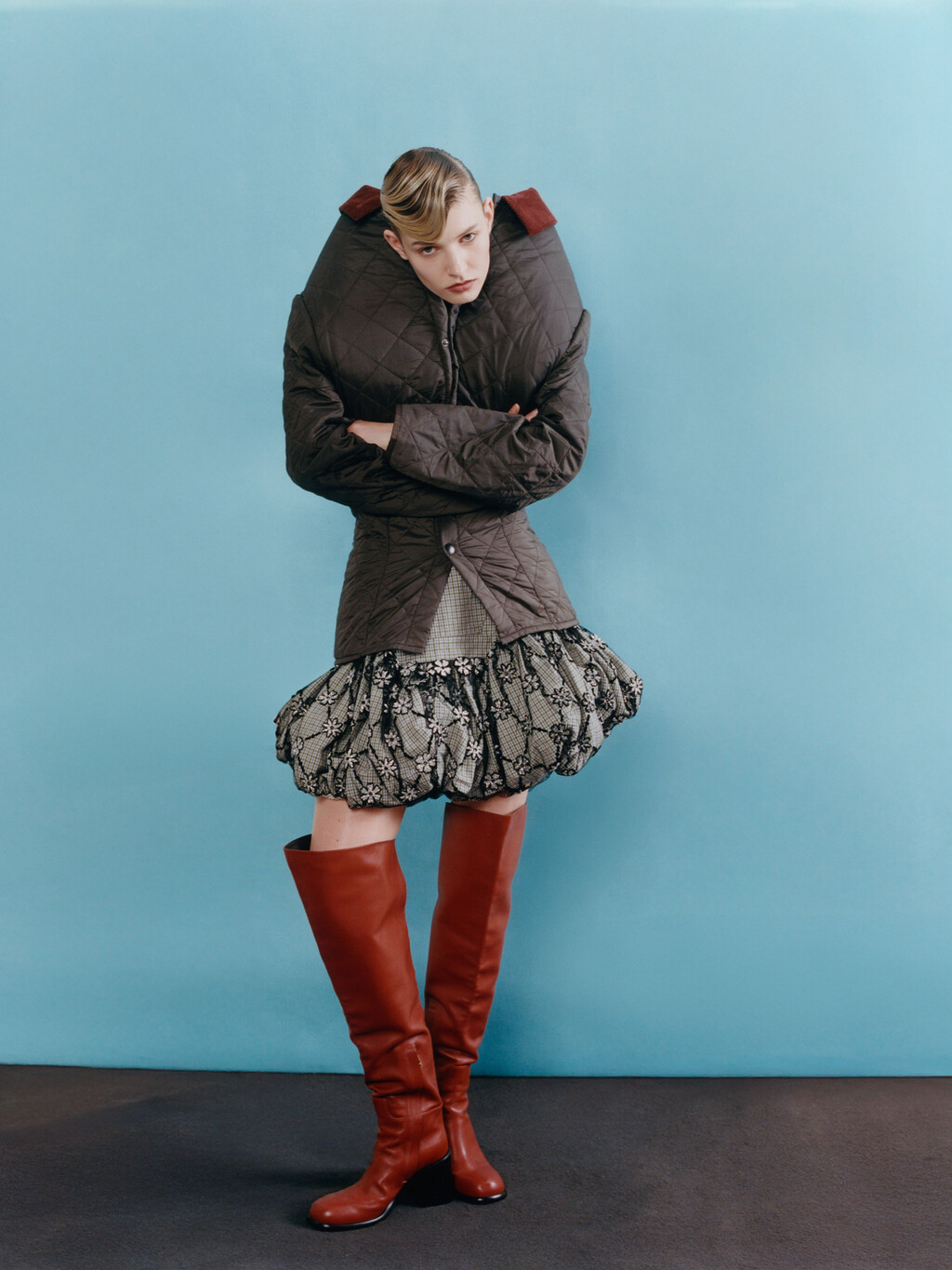 Modern Weekly China - © Artlist