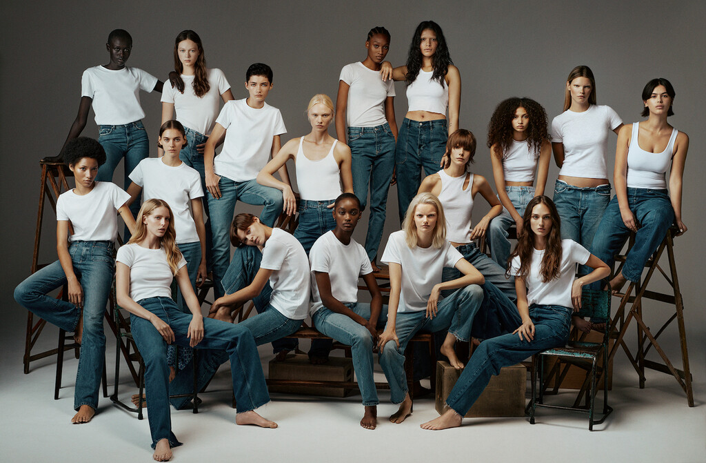 V Magazine - © Artlist