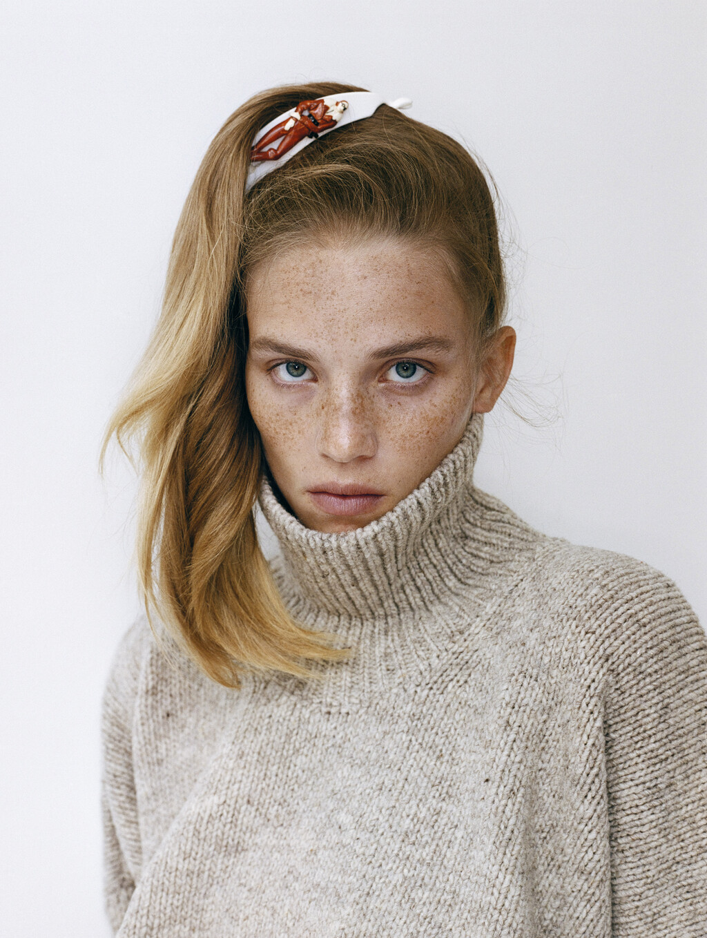 Holiday Magazine - © Artlist