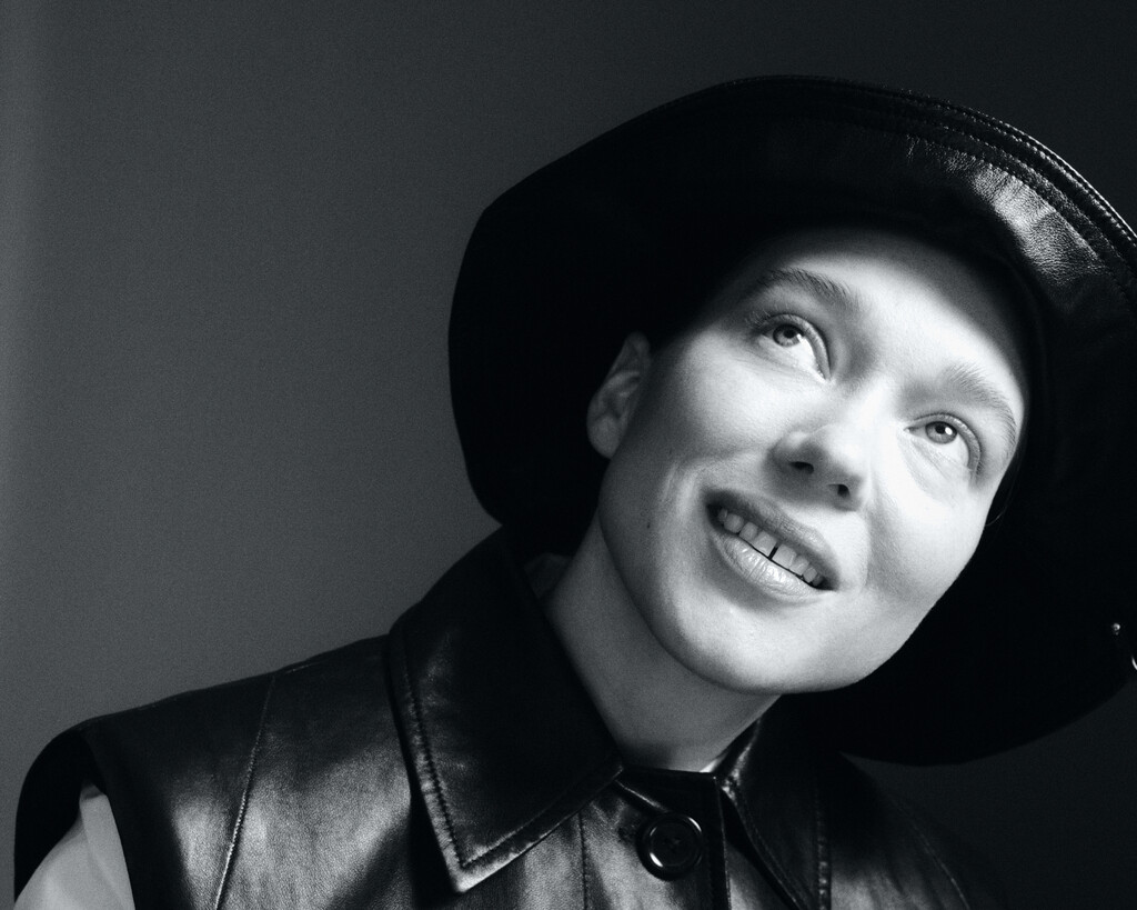 M le Monde - © Artlist