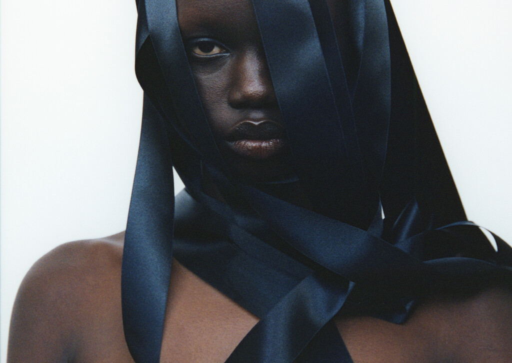 ALL-IN Magazine - © Artlist