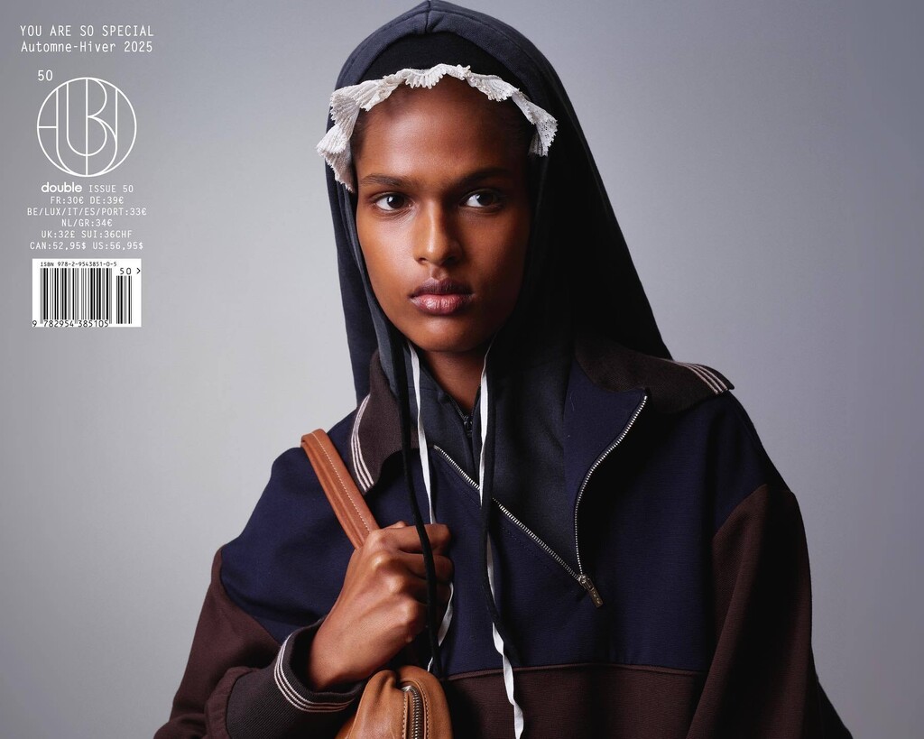 Double Magazine - © Artlist