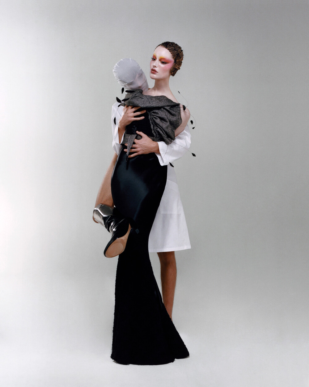 Dust Magazine - © Artlist