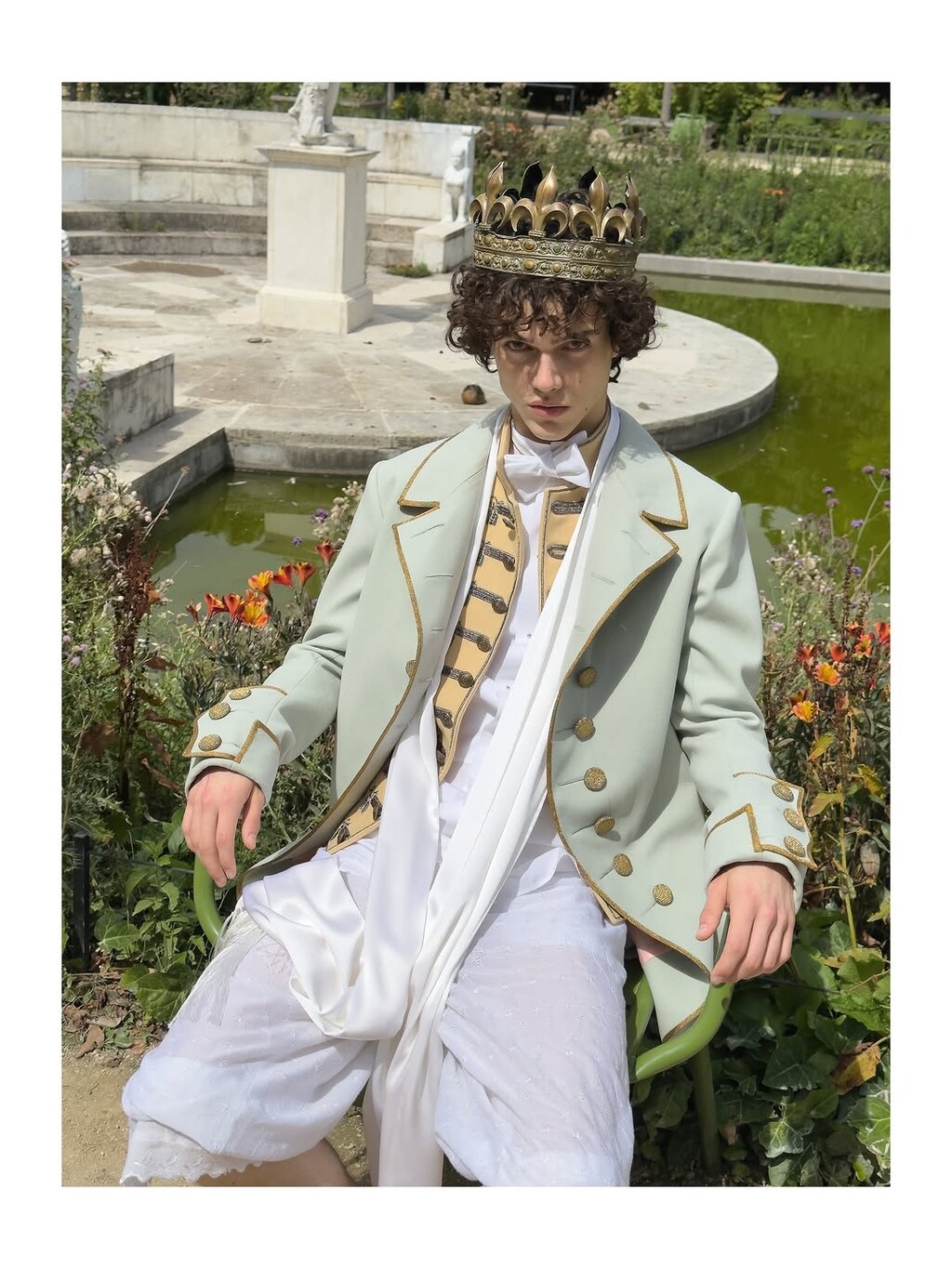 System Magazine - © Artlist