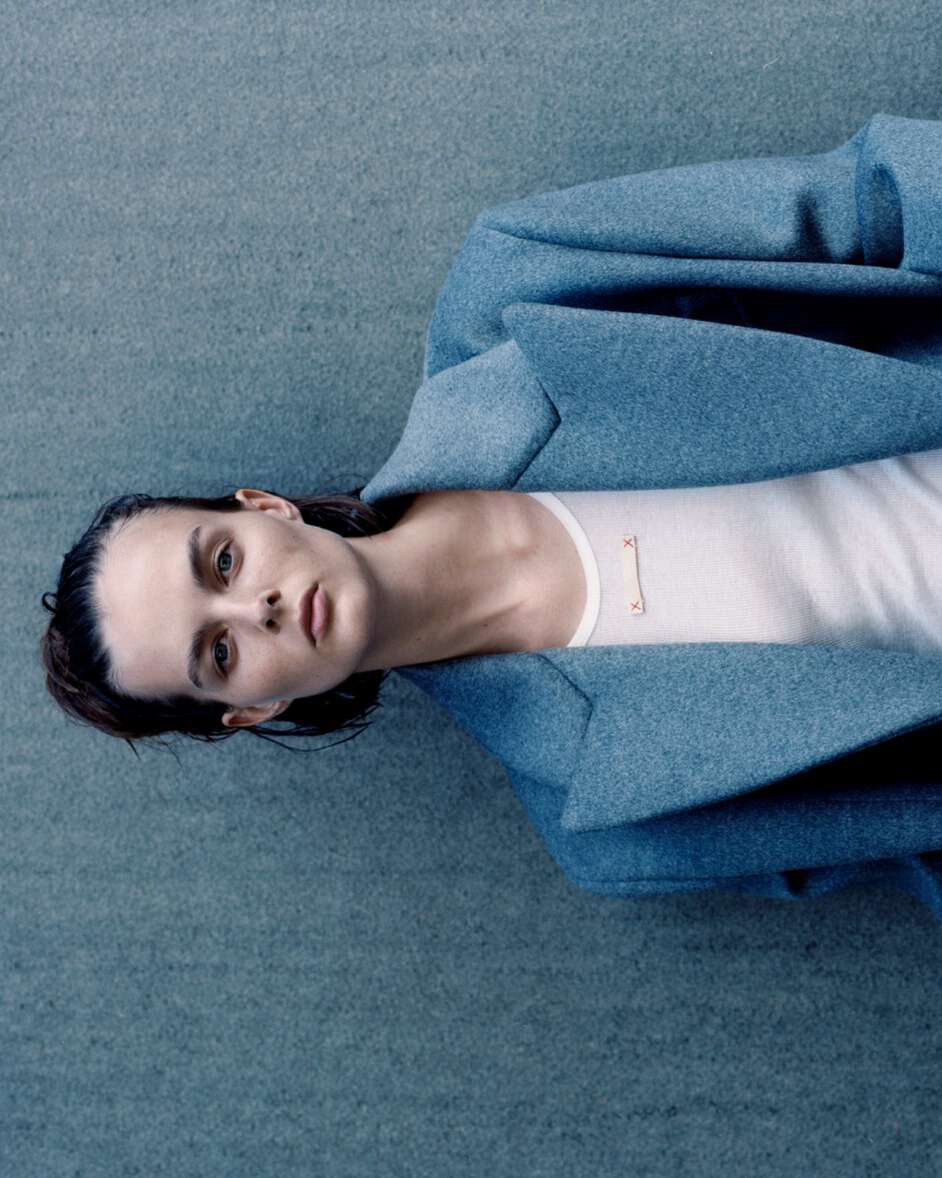 Exhibition Magazine - © Artlist