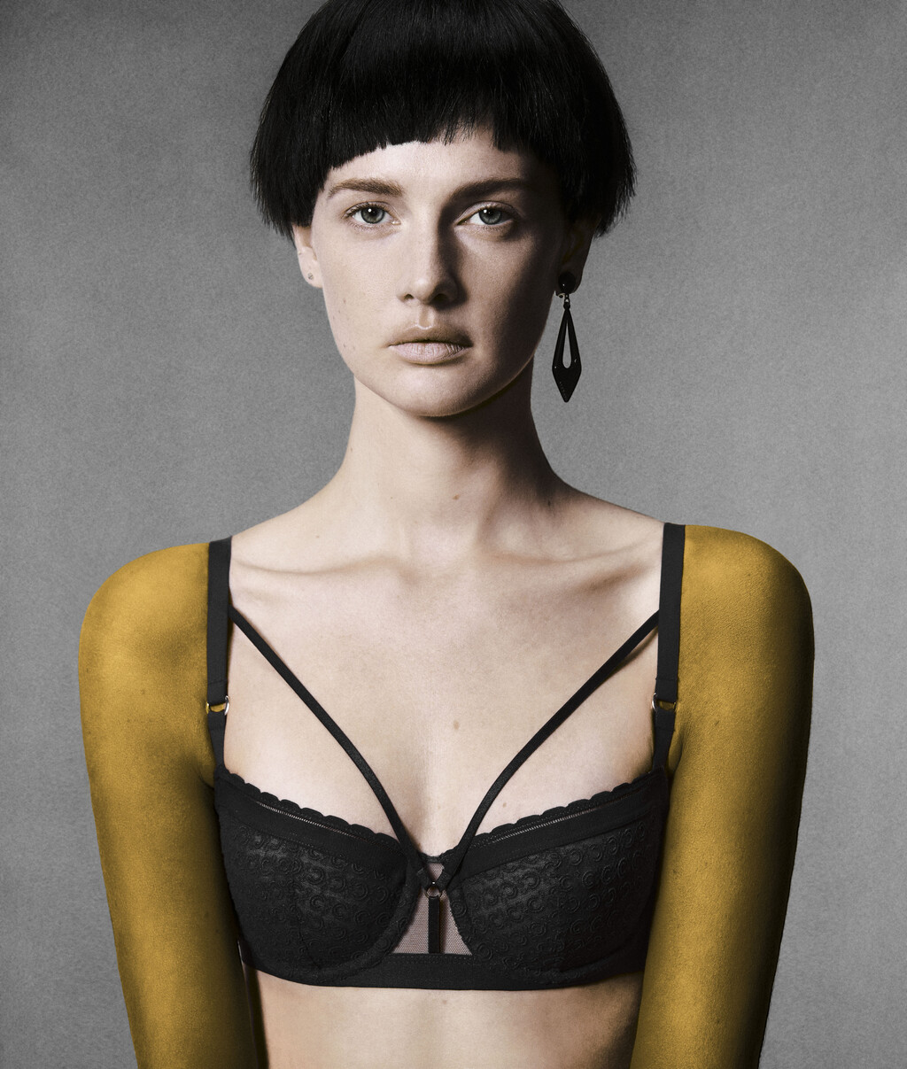 Common Language - © Artlist