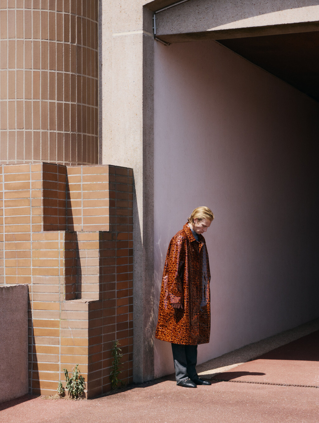 Other Scenes Magazine - © Artlist