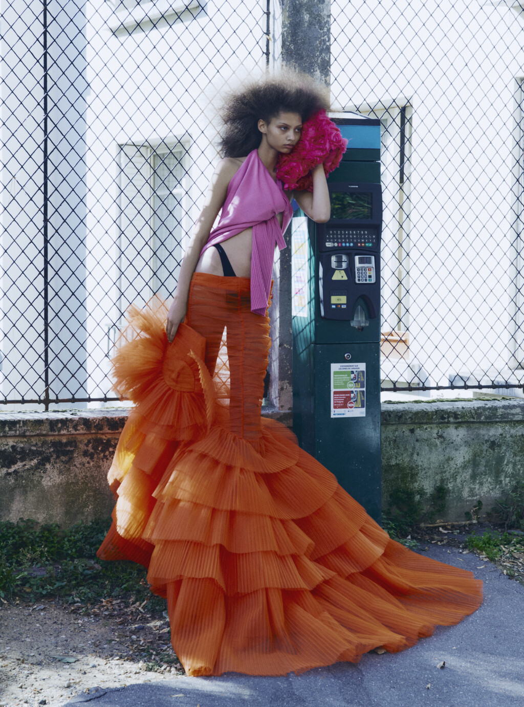 Revue Magazine - © Artlist