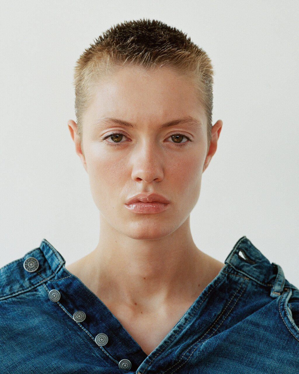 The Gentlewoman - © Artlist