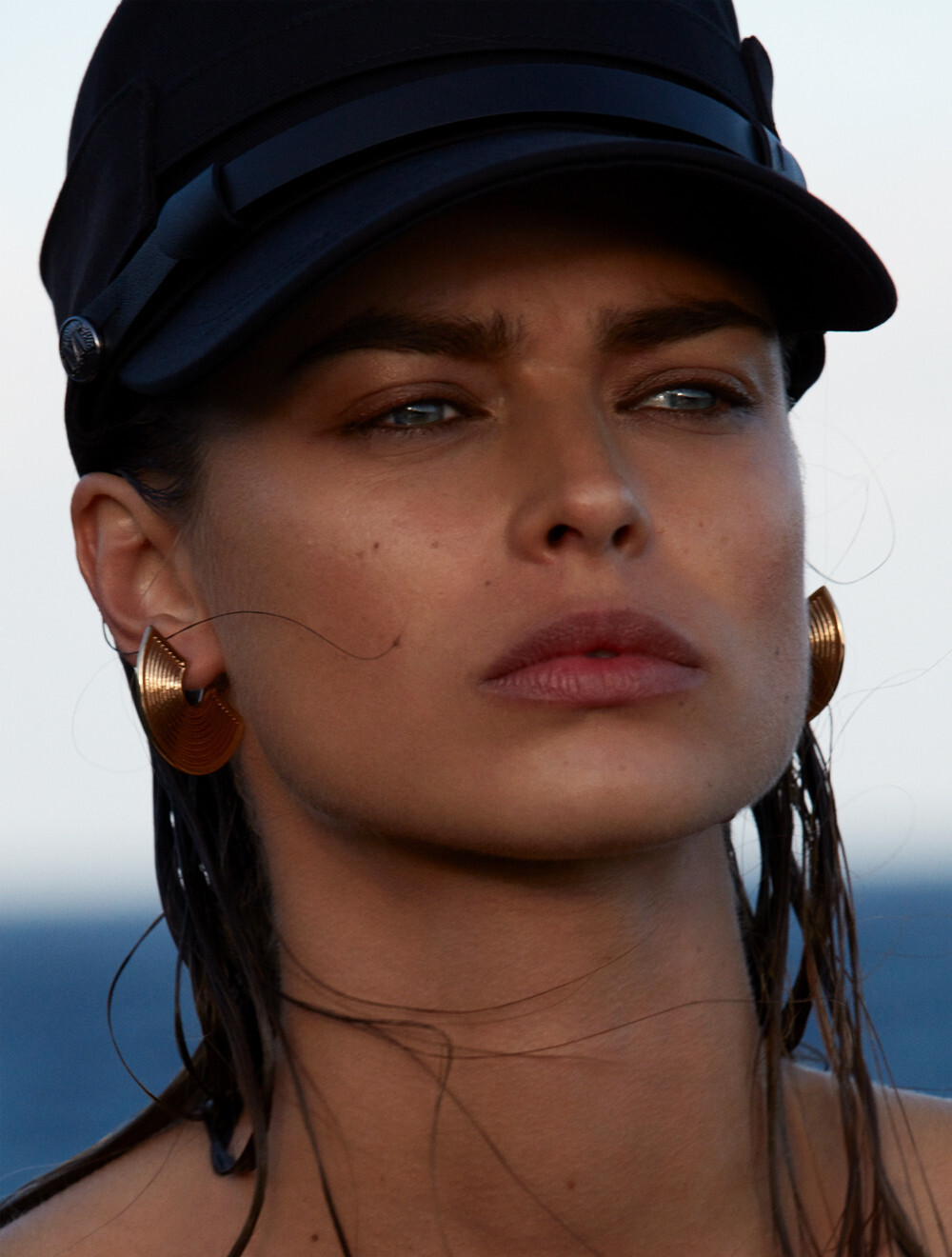 Harper’s Bazaar Us - © Artlist