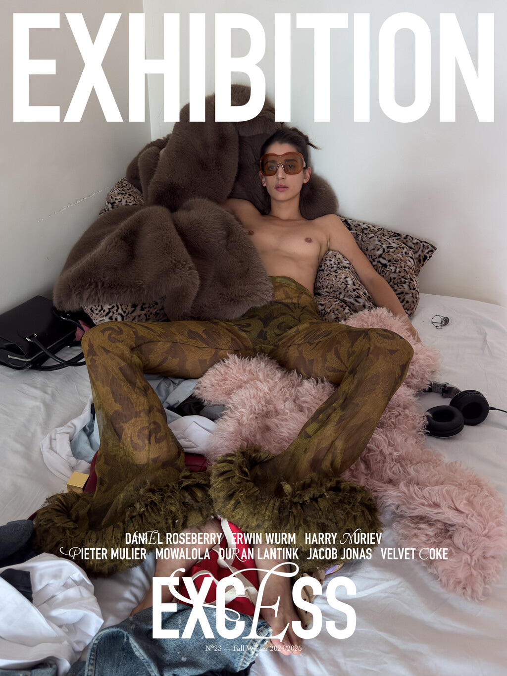 Exhibition Magazine - © Artlist