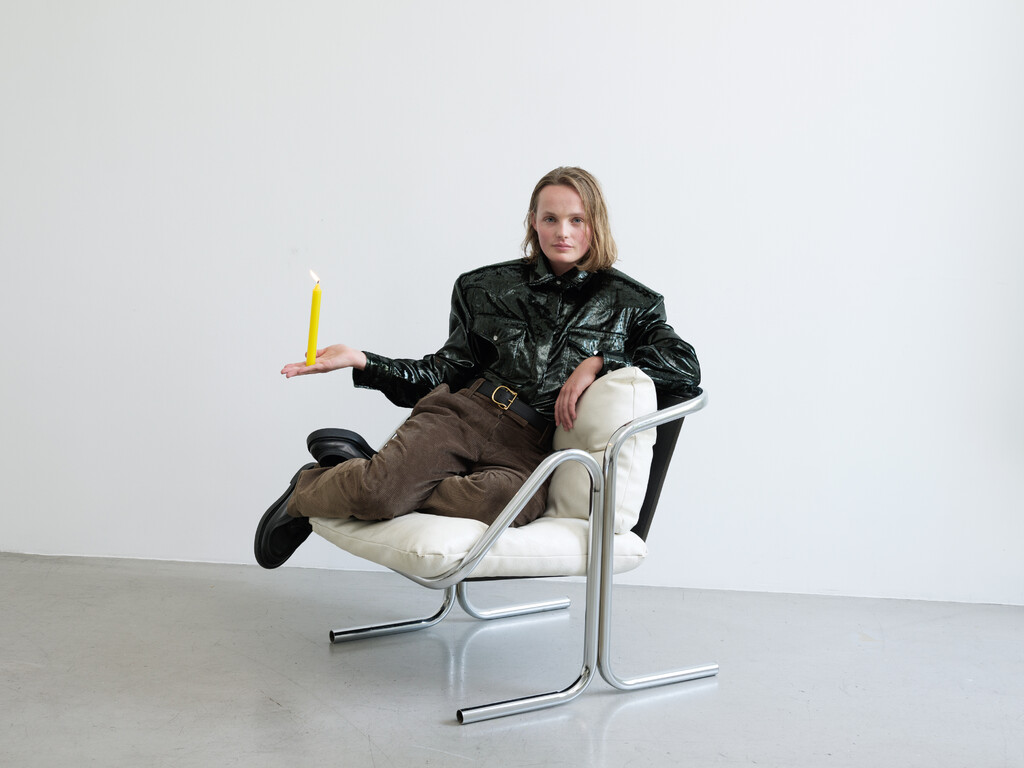 Holiday Magazine - © Artlist