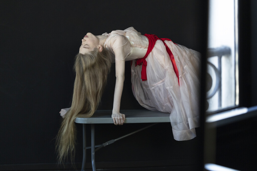 Modern Weekly - © Artlist