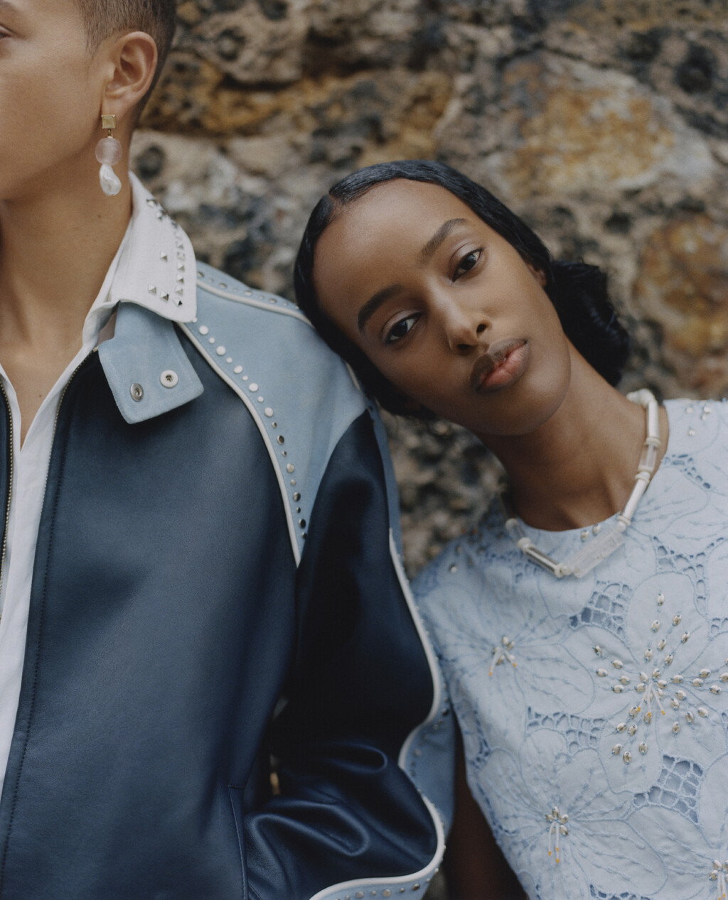 Beyond Noise - © Artlist