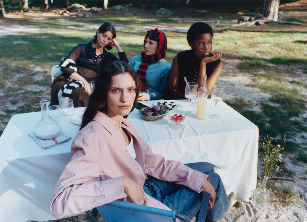 Double Magazine - © Artlist