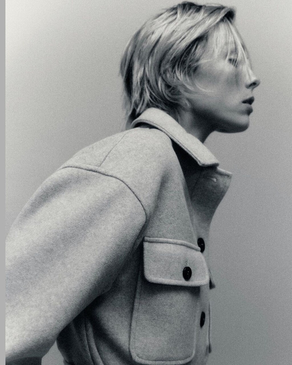 Edie Campbell - © Artlist