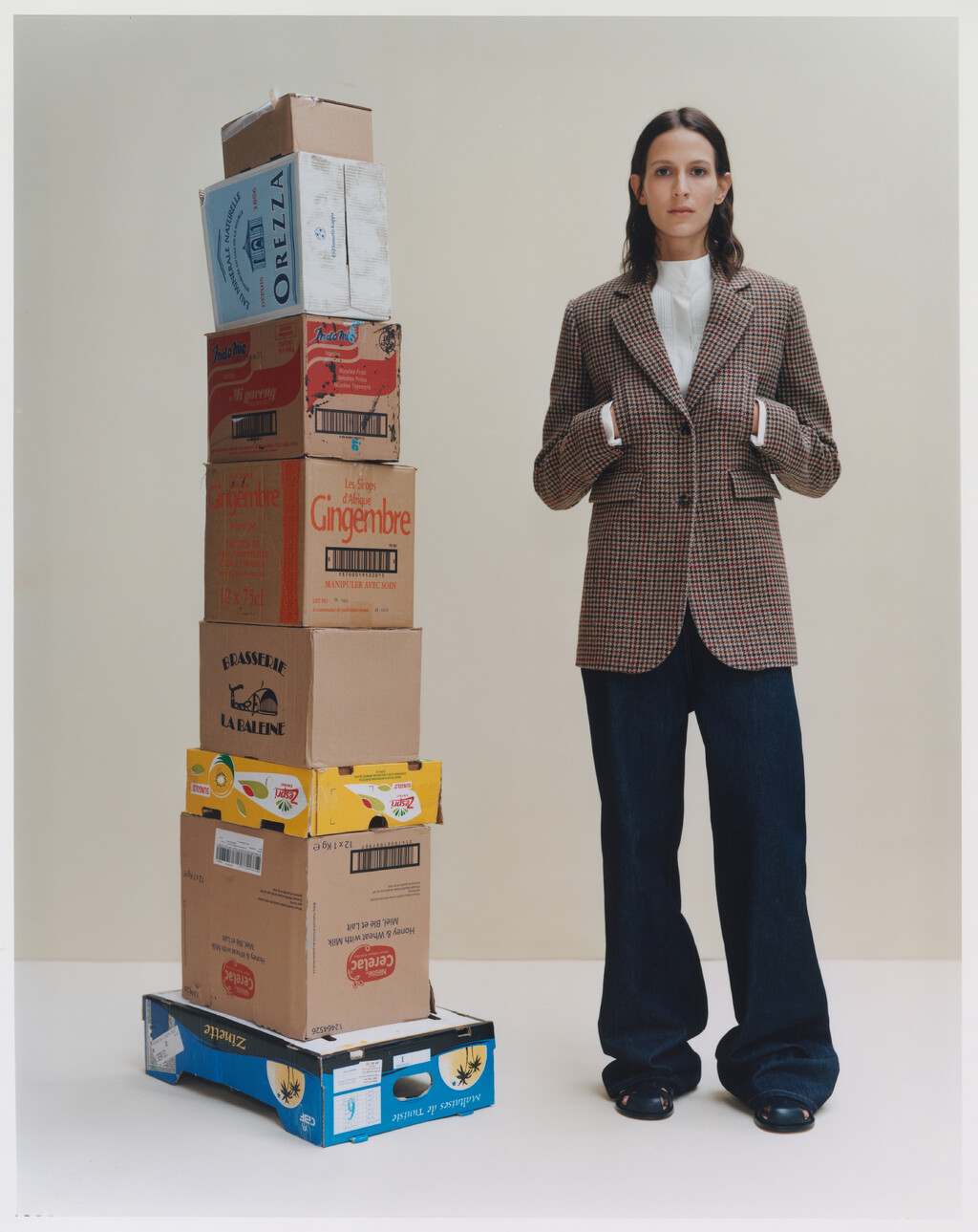 Exhibition Magazine - © Artlist