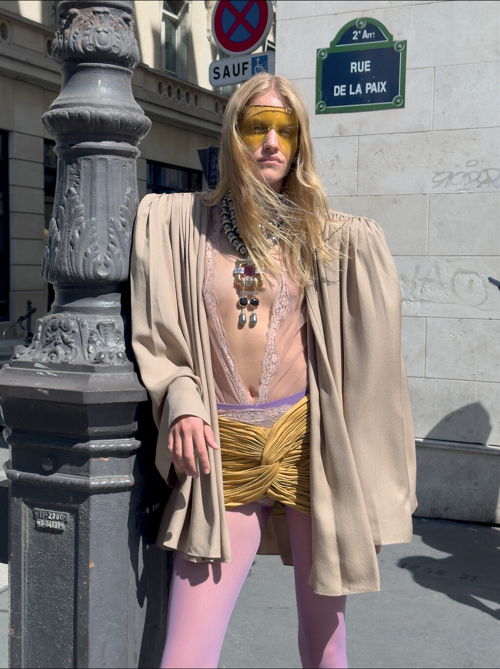 Purple Magazine - © Artlist